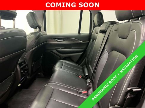 Used 2023 Jeep Grand Cherokee Limited AWD/4WD image 13