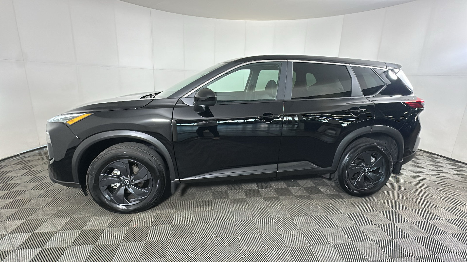 Certified 2026 Nissan Rogue SV w/ Cold Weather Package AWD/4WD image 7
