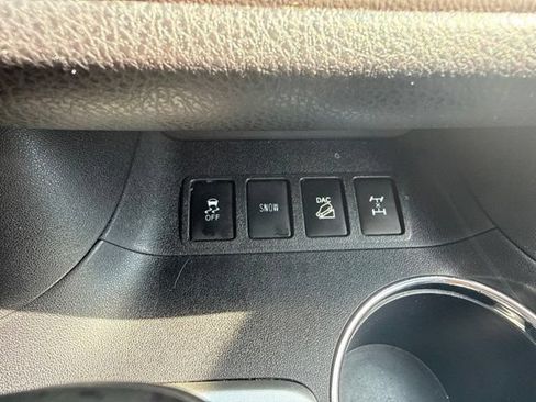 Used 2017 Toyota Highlander Limited Platinum w/ Carpet Mat Package AWD/4WD image 27