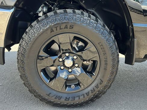 Used 2022 RAM 1500 Big Horn AWD/4WD image 11