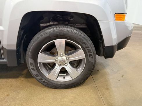 Used 2017 Jeep Patriot High Altitude AWD/4WD image 88
