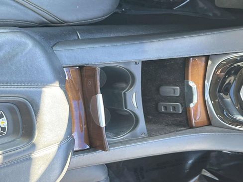 Used 2016 Cadillac Escalade Premium image 16