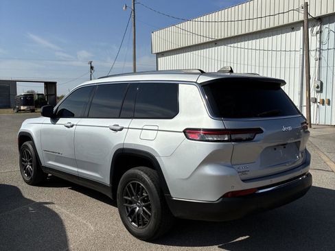 Used 2024 Jeep Grand Cherokee L Laredo image 17