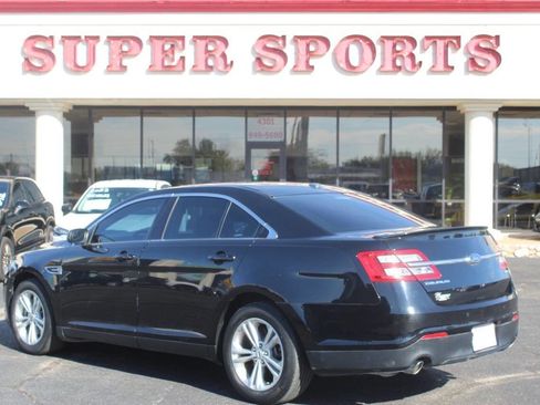 Used 2017 Ford Taurus SEL image 5