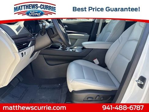 Used 2023 Cadillac XT4 Luxury w/ Driver Awareness Package image 9