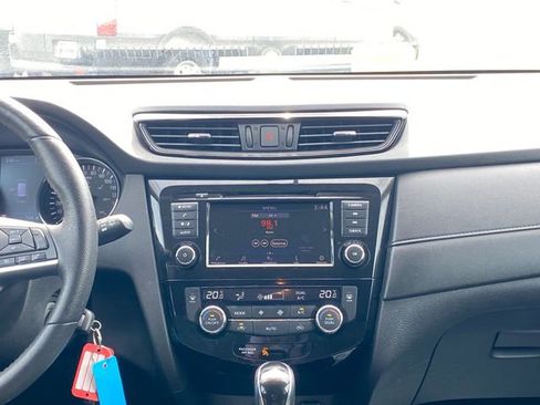 Used 2020 Nissan Rogue S AWD/4WD image 21
