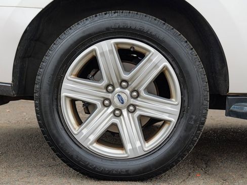 Used 2018 Ford Expedition XLT w/ Equipment Group 202A image 11