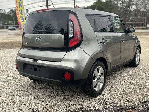 Used 2017 Kia Soul image 3