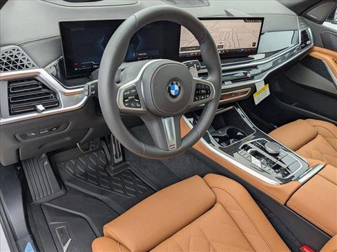 Used 2026 BMW X5 xDrive40i w/ M Sport Package image 3