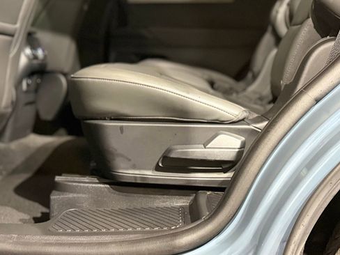 Used 2025 Ford Explorer Active w/ Active Comfort Package image 48