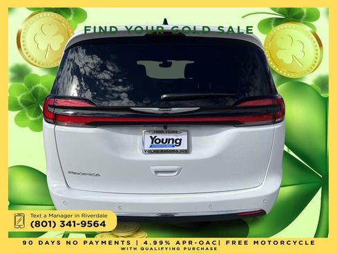 New 2026 Chrysler Pacifica Select image 4