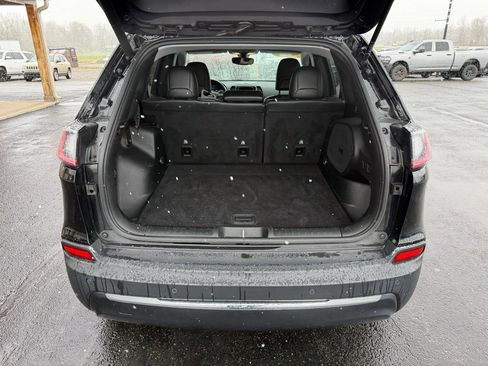 Used 2019 Jeep Cherokee Limited image 6