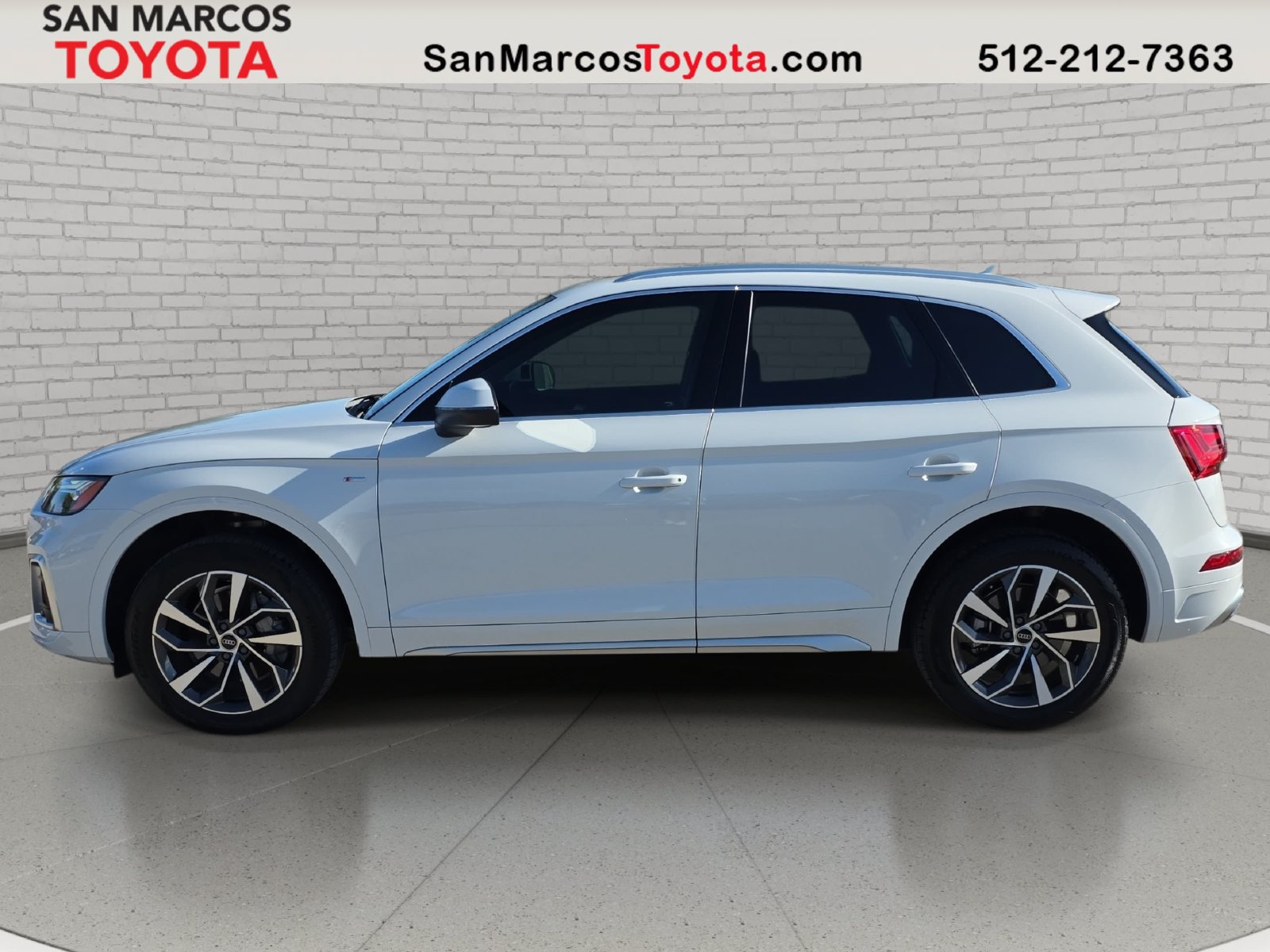 Used 2024 Audi Q5 2.0T Premium w/ Convenience Package AWD/4WD image 9