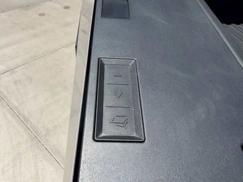 Used 2024 Tesla Cybertruck AWD Crew Cab image 45