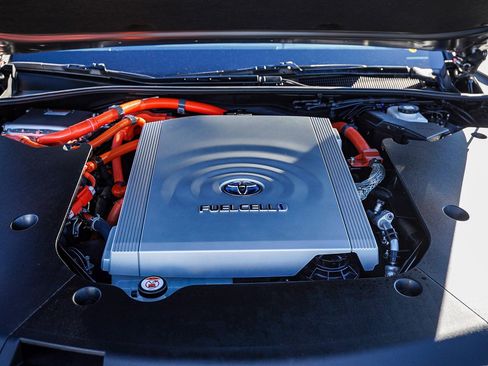 Certified 2022 Toyota Mirai XLE image 28