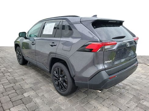 Used 2021 Toyota RAV4 XLE Premium FWD image 4