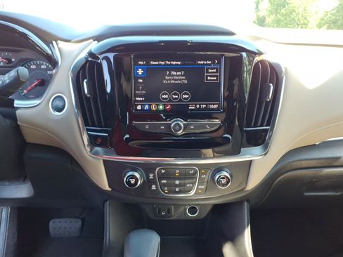 Used 2023 Chevrolet Traverse LS FWD image 10