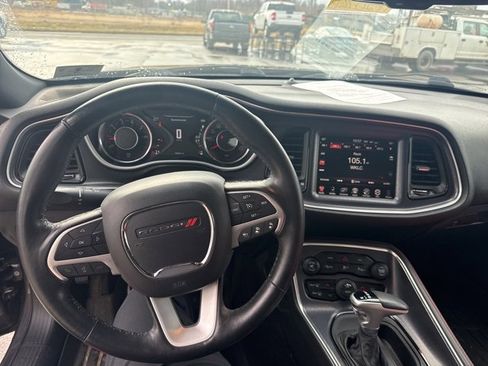 Used 2016 Dodge Challenger SXT Plus image 3