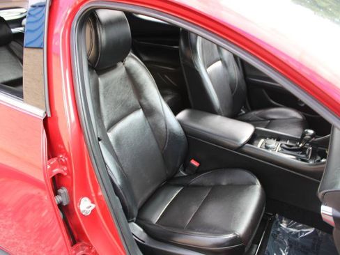 Used 2021 MAZDA MAZDA3 s image 10