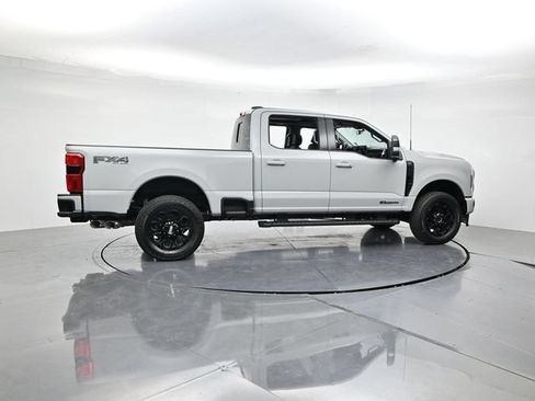 New 2026 Ford F250 Lariat w/ Black Appearance Package AWD/4WD image 3