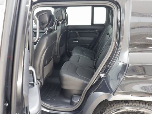 Used 2025 Land Rover Defender 110 S image 14