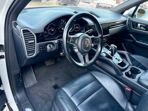 Used 2020 Porsche Cayenne image 10