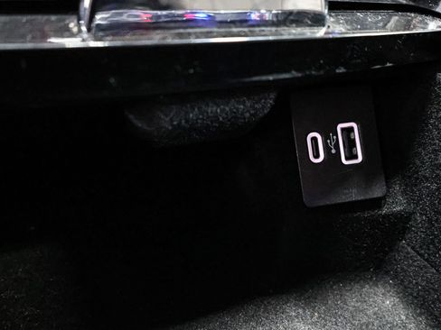 Used 2022 Lincoln Nautilus AWD w/ Premium Package image 32