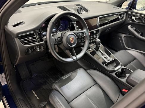 Certified 2026 Porsche Macan image 4