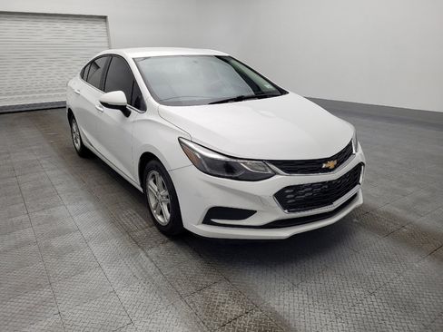 Used 2018 Chevrolet Cruze LT image 13