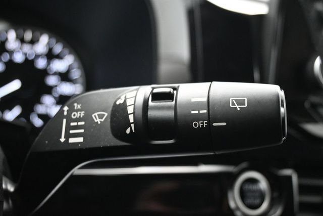 Used 2024 Nissan Pathfinder SV FWD image 25