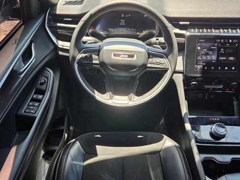 Used 2024 Jeep Grand Cherokee L Altitude RWD image 7
