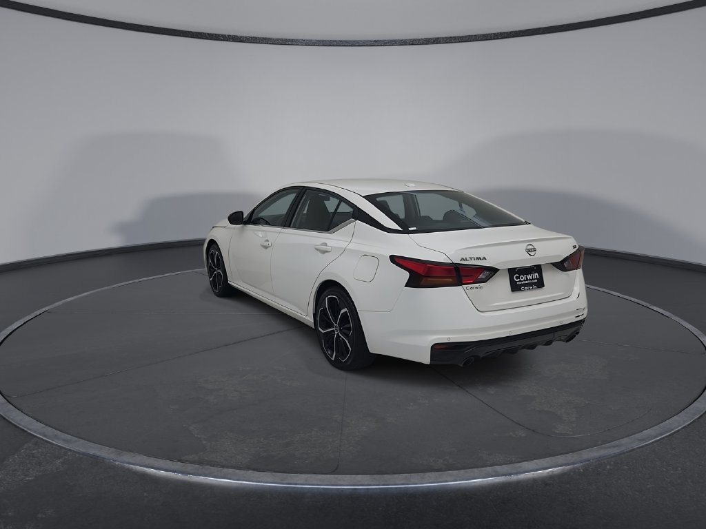 Used 2025 Nissan Altima 2.5 SR FWD image 12