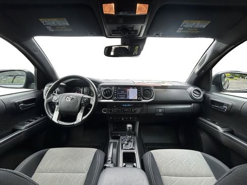 Used 2023 Toyota Tacoma TRD Off-Road w/ Advanced Technology Package image 12