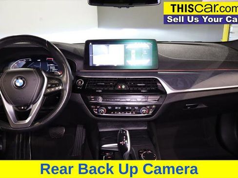 Used 2023 BMW 530i xDrive w/ Premium Package image 25