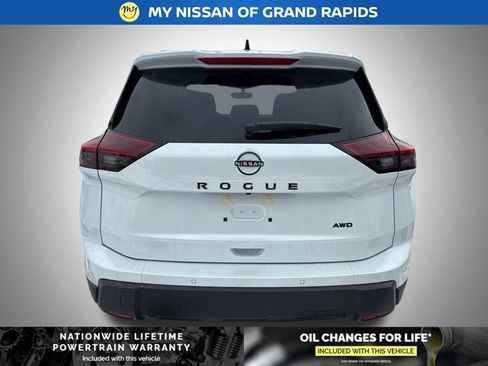 New 2026 Nissan Rogue SV image 4
