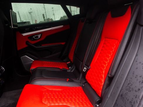Used 2019 Lamborghini Urus AWD/4WD image 43