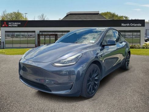 Used 2023 Tesla Model Y Long Range AWD/4WD image 1