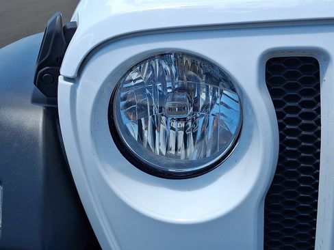 Used 2020 Jeep Wrangler Sport AWD/4WD image 9
