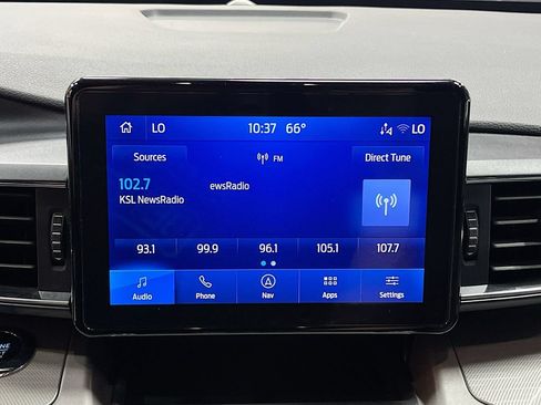 Used 2023 Ford Explorer XLT w/ Equipment Group 202A AWD/4WD image 15