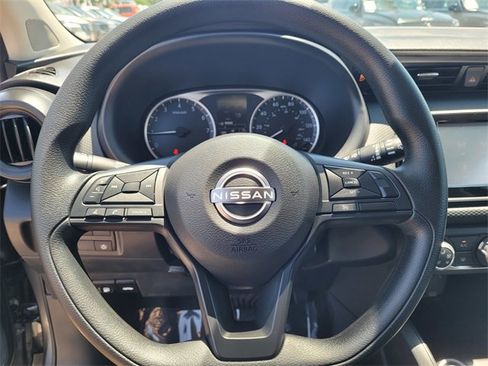 New 2025 Nissan Kicks Play S image 12