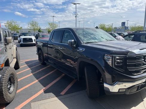Used 2025 GMC Sierra 1500 SLT w/ SLT Premium Package AWD/4WD image 4