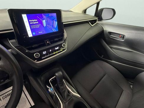 Used 2025 Toyota Corolla LE FWD image 19