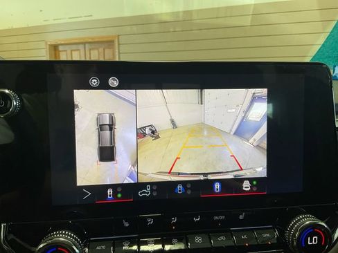 New 2025 GMC Canyon Elevation w/ Convenience Package image 22