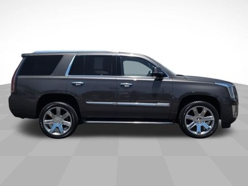 Used 2020 Cadillac Escalade Luxury RWD image 4