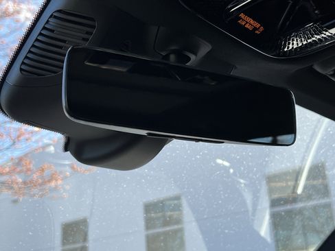 Certified 2025 Mercedes-Benz GLC 300 4MATIC image 27