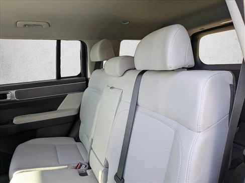New 2026 Hyundai Santa Fe SE FWD image 18