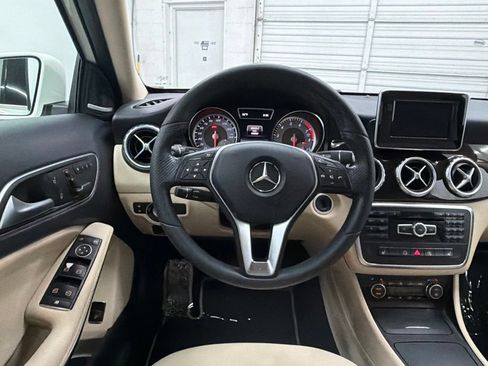 Used 2015 Mercedes-Benz GLA 250 image 19