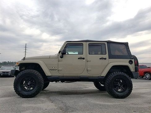Used 2017 Jeep Wrangler Unlimited Sahara w/ Connectivity Group image 5
