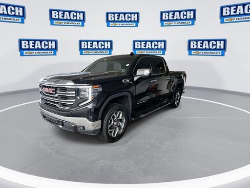 Used 2023 GMC Sierra 1500 SLT w/ SLT Premium Package AWD/4WD image 4