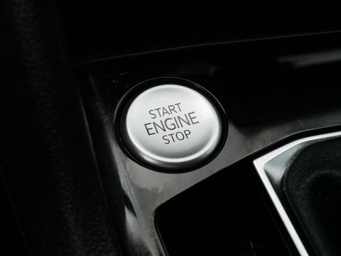 Certified 2023 Volkswagen Taos SE w/ Panoramic Sunroof Package image 28